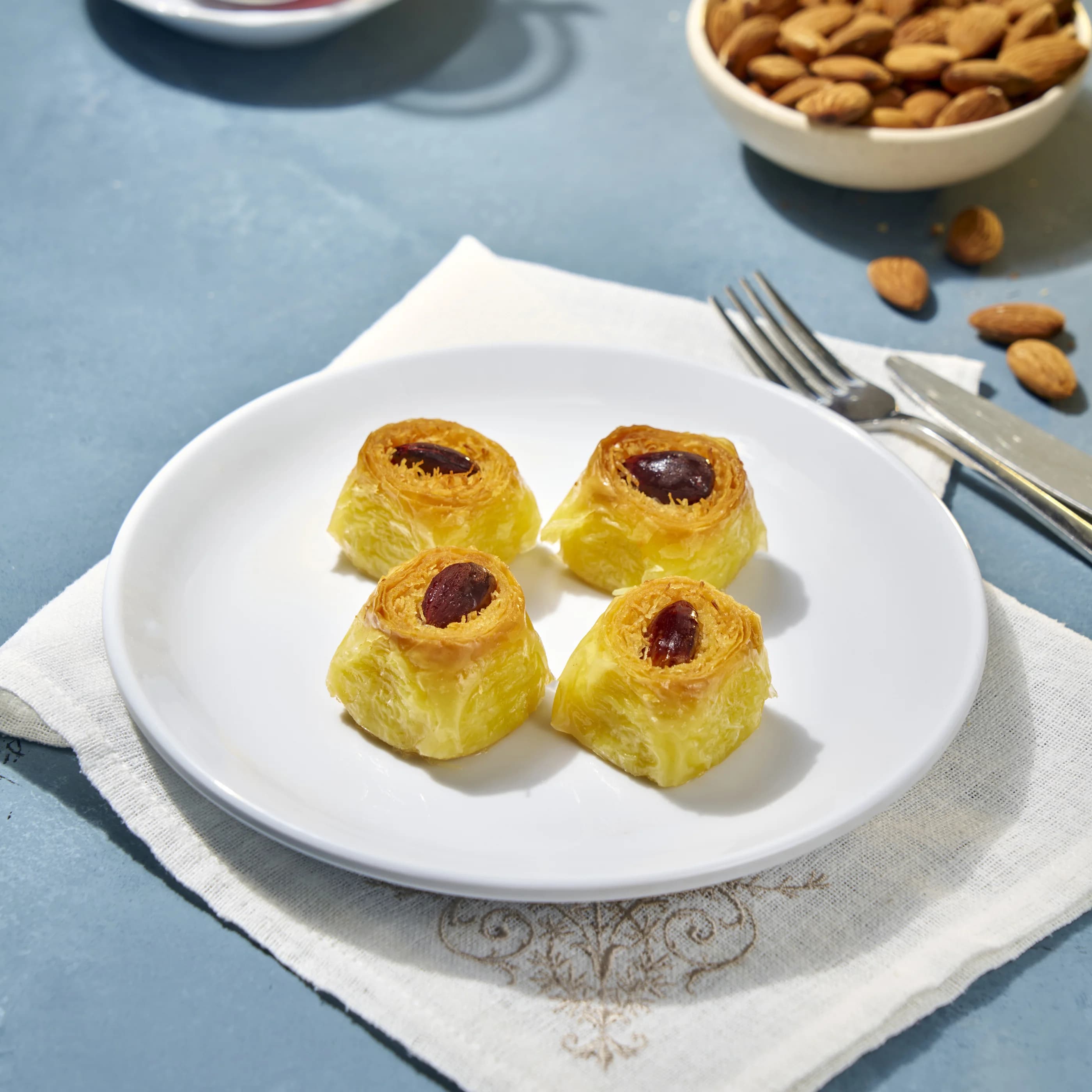 Bademli Sütlü Belluri